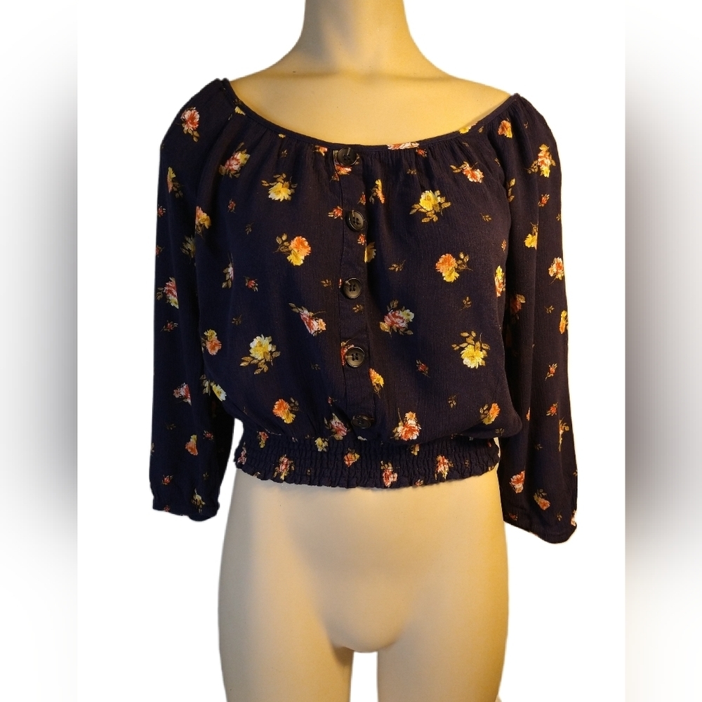 Active USA. Crop top. Floral print. Size M